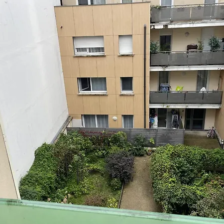 T2 With Balcony Near Center Apartment *